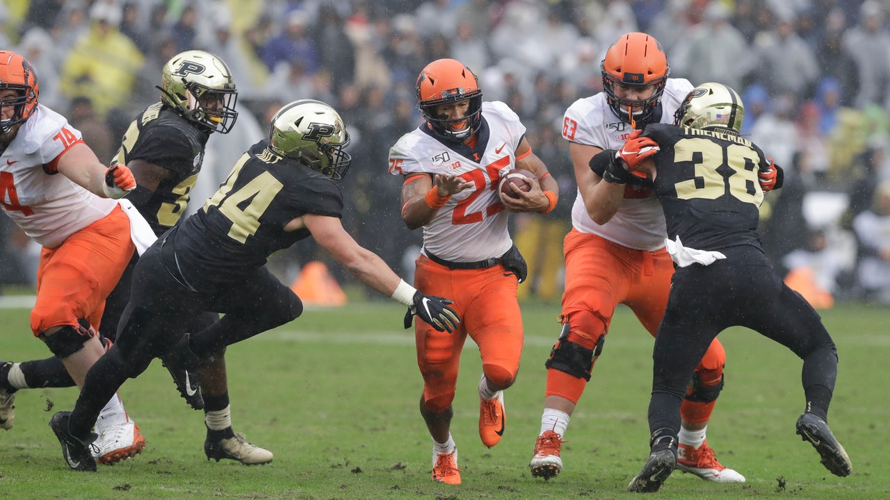 Fighting Illini splash through rain for 24-6 win at Purdue